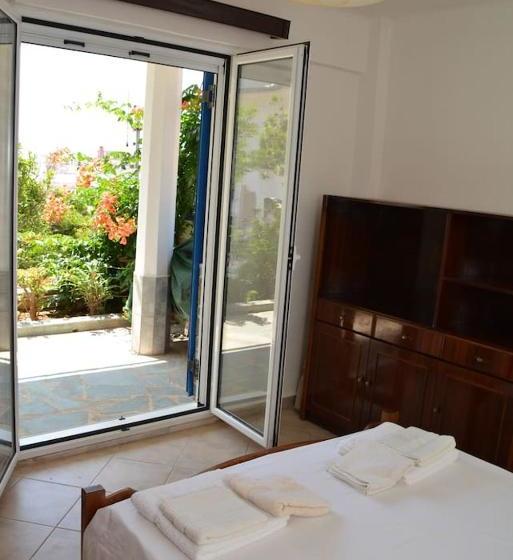 Traditional Summer House In Marmari