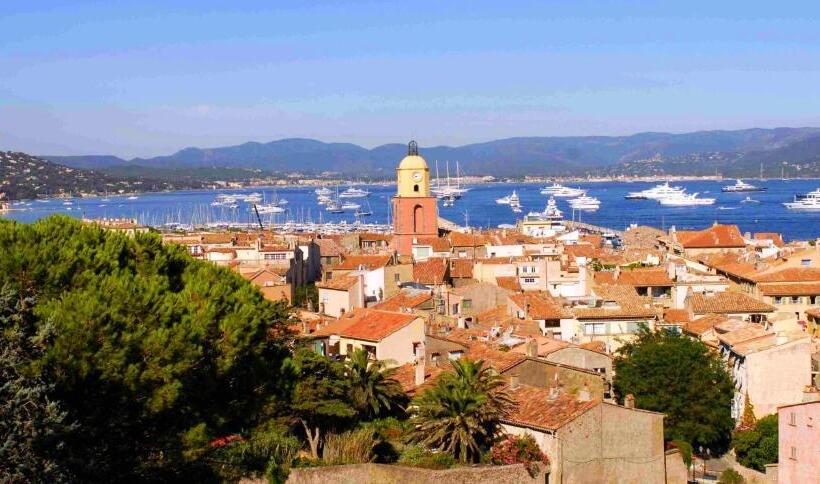 Villa With Magic View Of Bay Of Saint Tropez