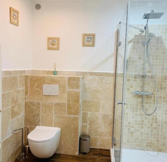 Villa With Magic View Of Bay Of Saint Tropez