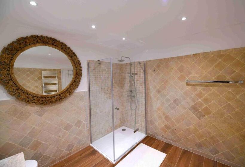 Villa With Magic View Of Bay Of Saint Tropez