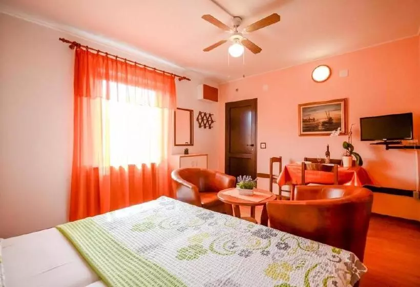 Apartments Zrinka 793