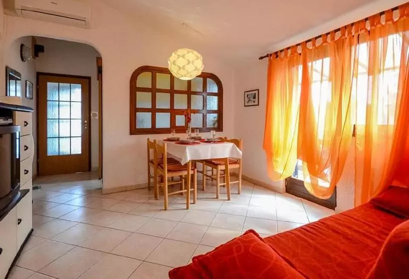 Apartments Zrinka 793