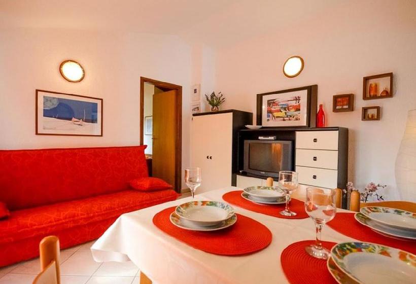 Apartments Zrinka 793