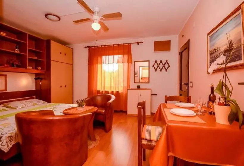 Apartments Zrinka 793