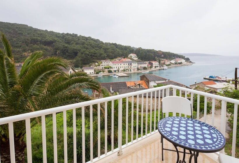 Apartments Marija Brac