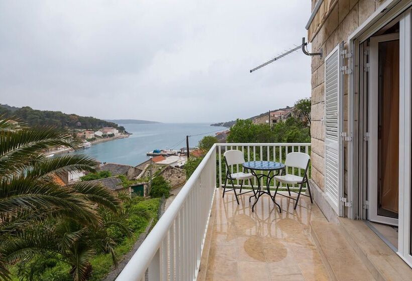 Apartments Marija Brac