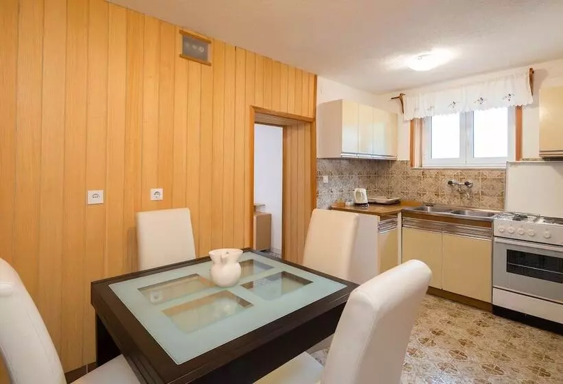 Apartments Marija Brac
