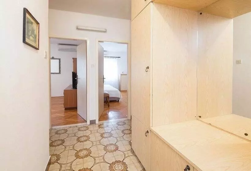 Apartments Marija Brac