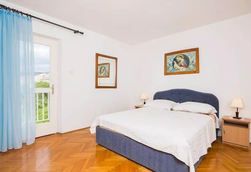 Apartments Marija Brac