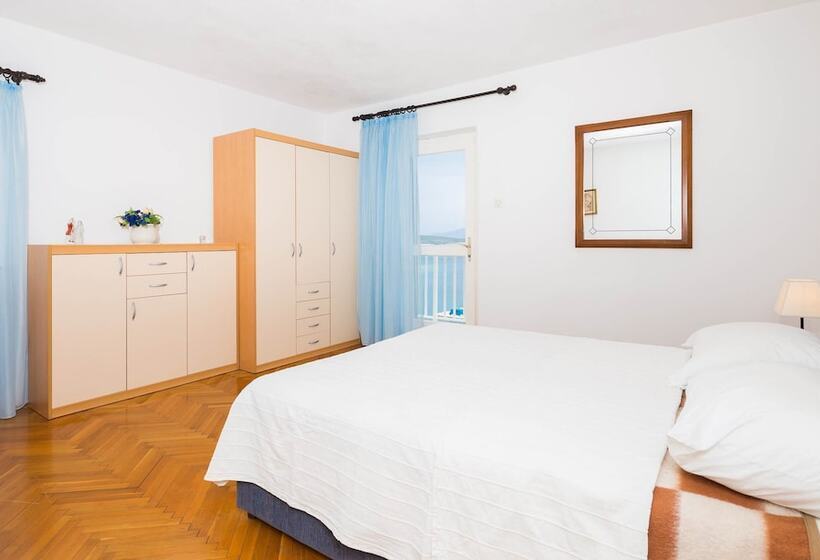 Apartments Marija Brac