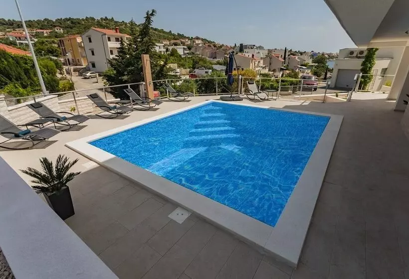 Villa Compass Luxury In A Natural Bay