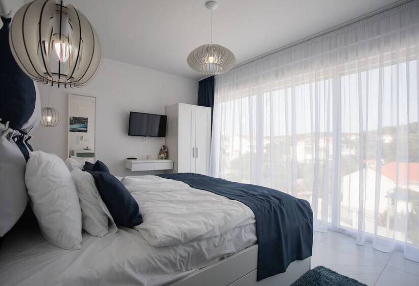 Villa Compass Luxury In A Natural Bay