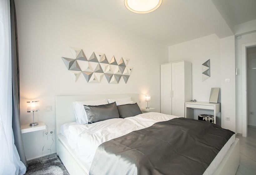 Villa Compass Luxury In A Natural Bay