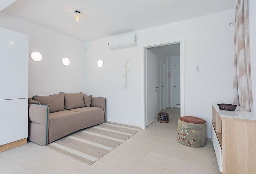 Villa Compass Luxury In A Natural Bay