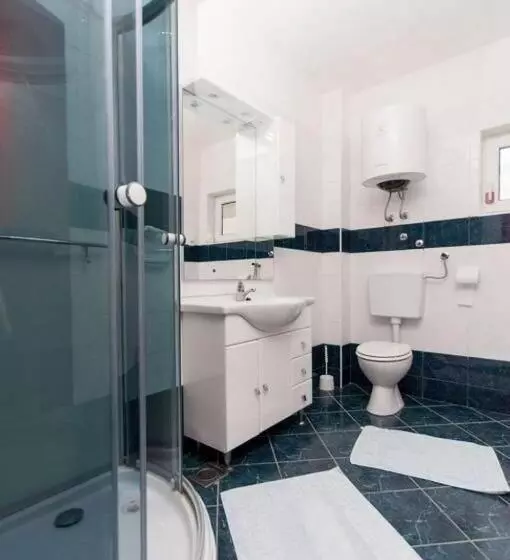 Apartments Mladen