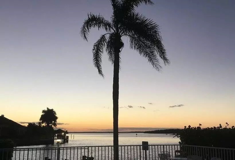 Eagle Cay Condo