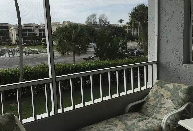 Eagle Cay Condo