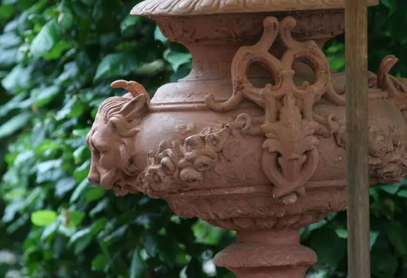 Hotelli Ecolodge Mombret Haut