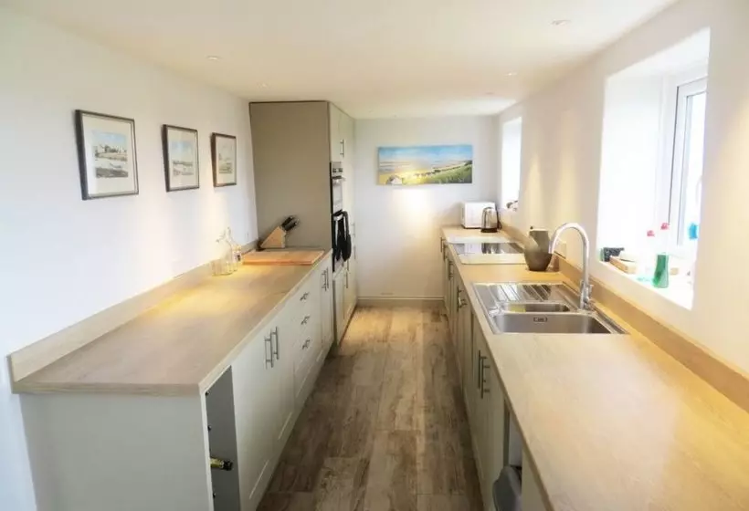 Island House...unique Situation With Harbour Views