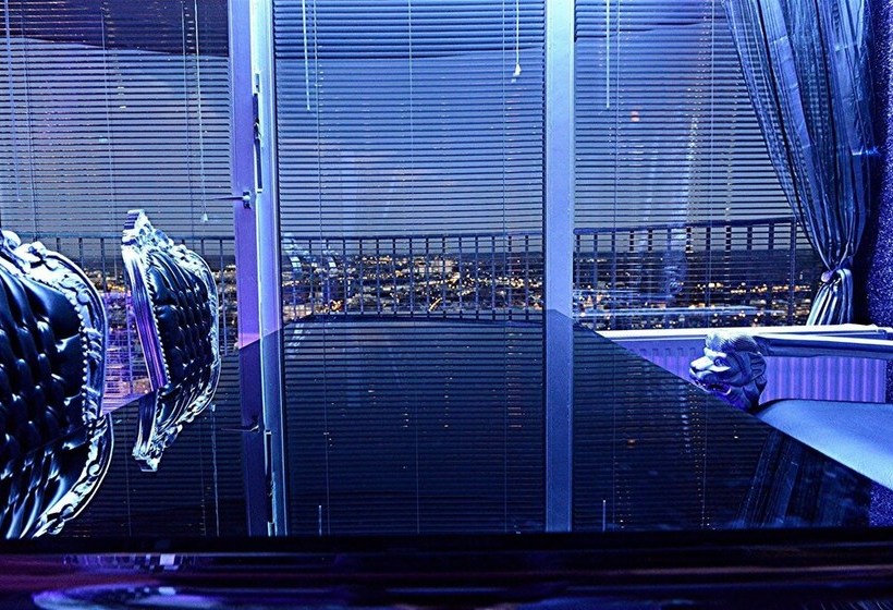 Sky Romantic Room En La Torre Del  Augsburg 33. Piso