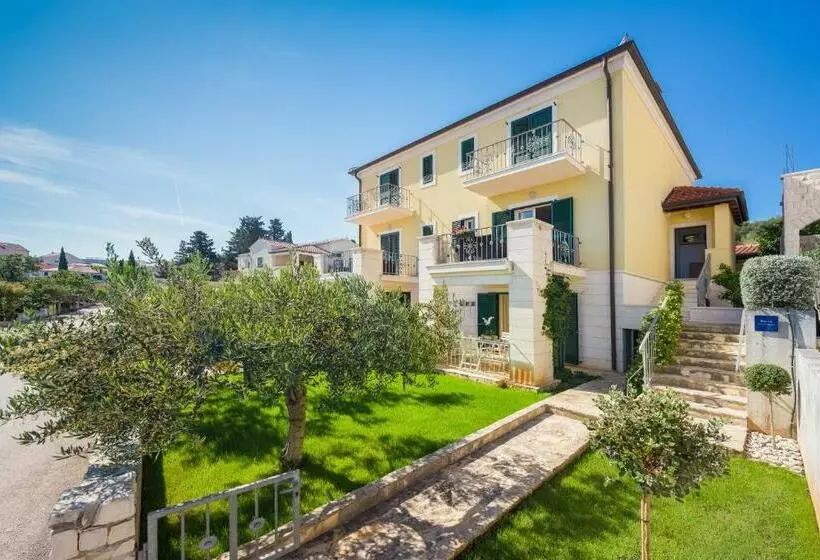 Villa Edo Charme Homes