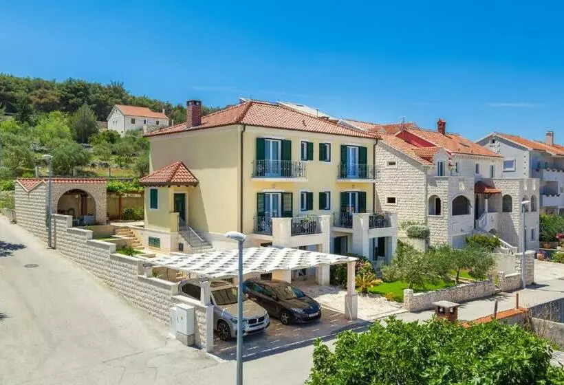 Villa Edo Charme Homes