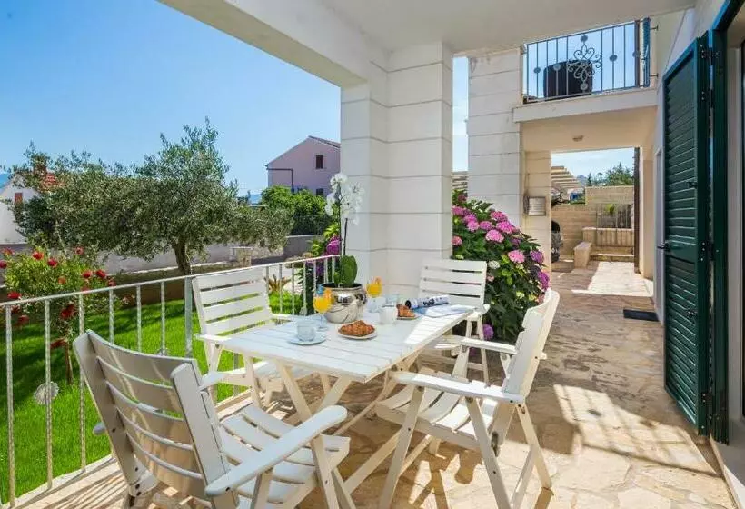 Villa Edo Charme Homes