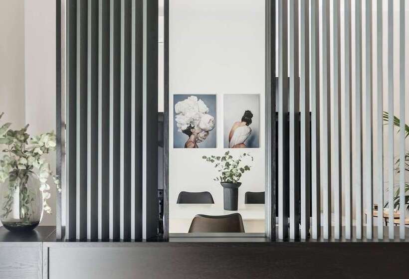 Central C&p Minimal Apartment