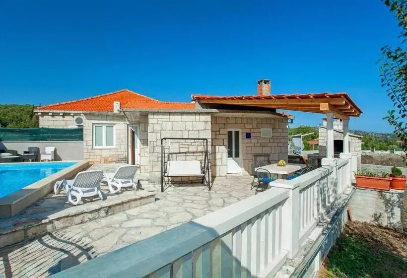 House Ivica