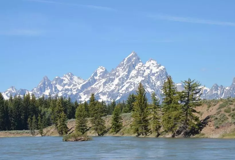 Отель Heart Six Ranch