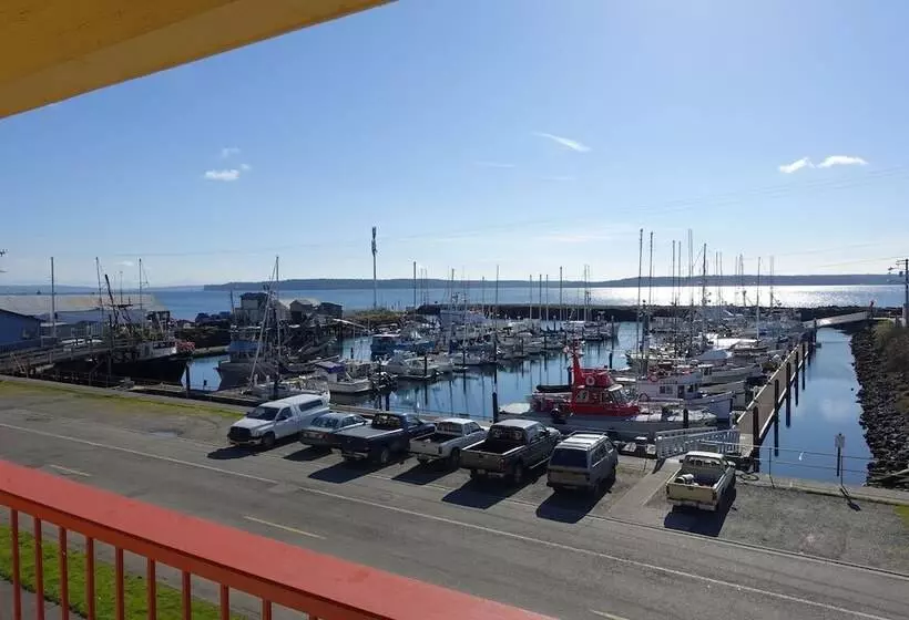 בית מלון כפרי Harborside Inn