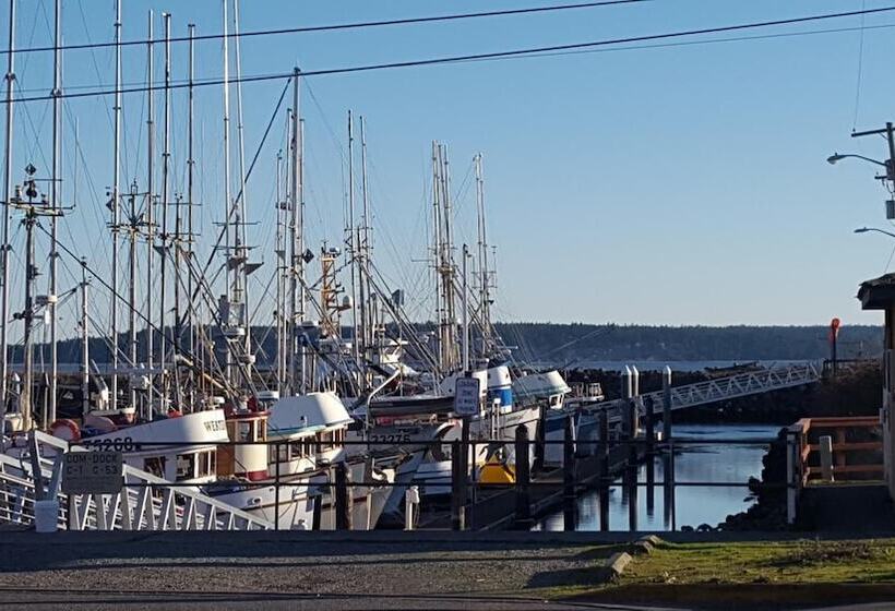 فندق Harborside Inn