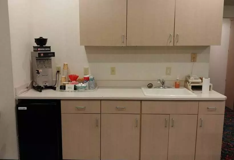 בית מלון כפרי Harborside Inn