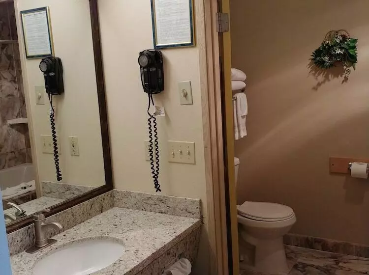 בית מלון כפרי Harborside Inn