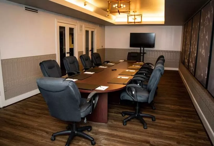 Haywood Park Hotel, Ascend Hotel Collection