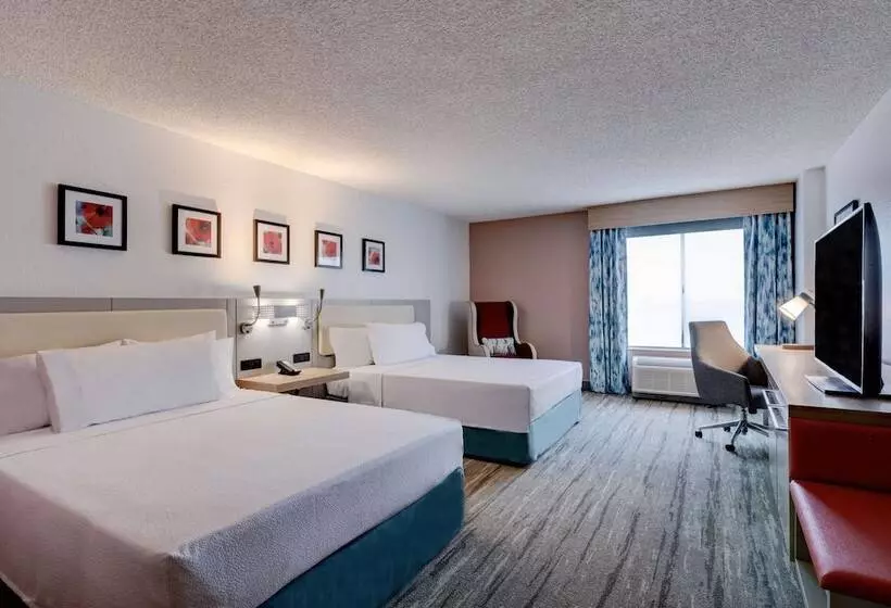 هتل Hilton Garden Inn Anaheim Garden Grove