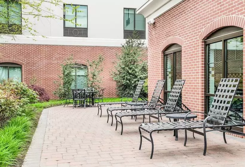 هتل Holiday Inn Express & Suites Wilmington Newark, An Ihg