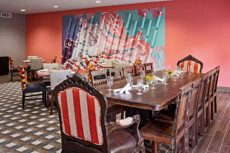 هتل Indigo San Antonio Riverwalk, An Ihg