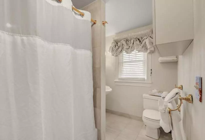 Отель The Hewitt Wellington