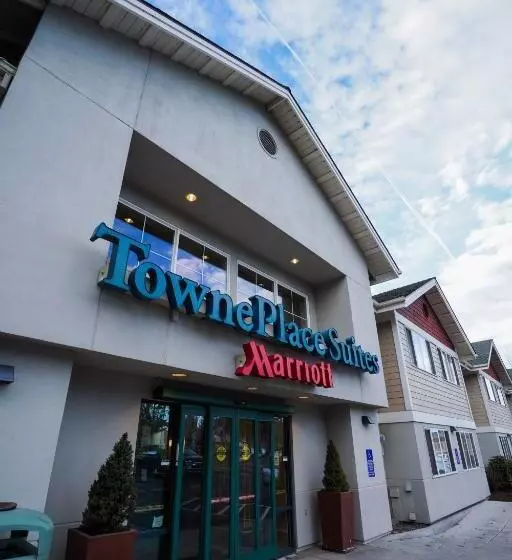 هتل Towneplace Suites Old Mill District, Bend Near Mt Bachelor