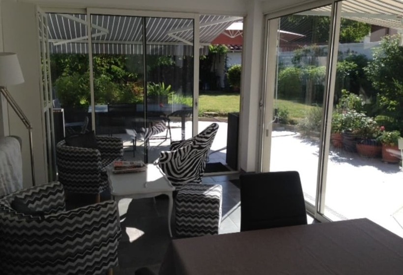 تختخواب و صبحانه Chambres D Hôtes Des Tourelles