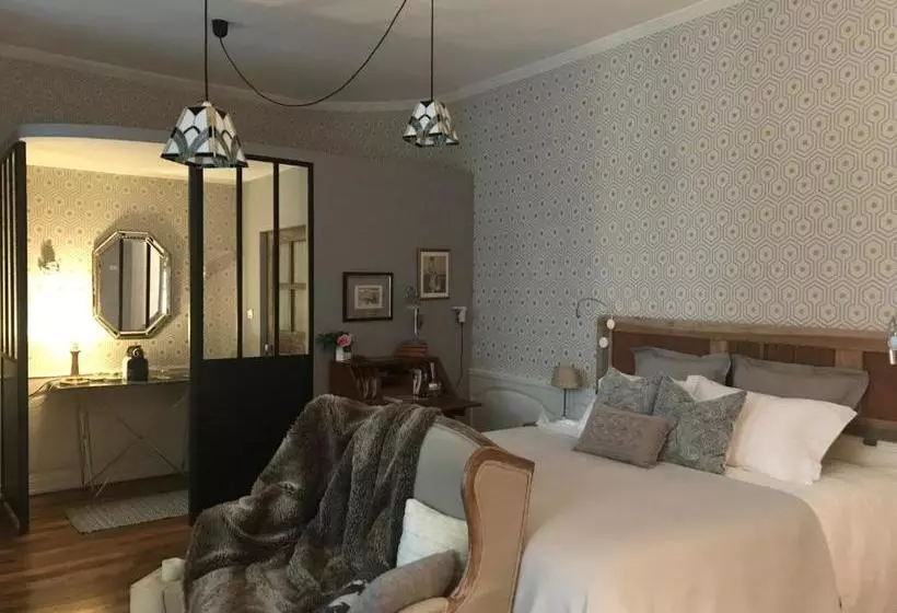 تختخواب و صبحانه Suite La Pérouse