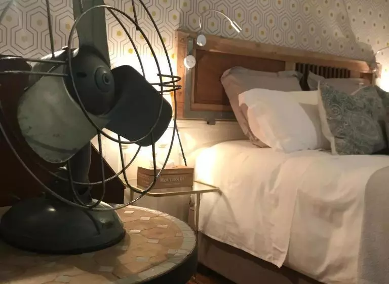 تختخواب و صبحانه Suite La Pérouse