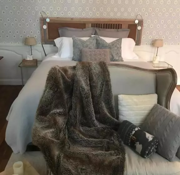 تختخواب و صبحانه Suite La Pérouse