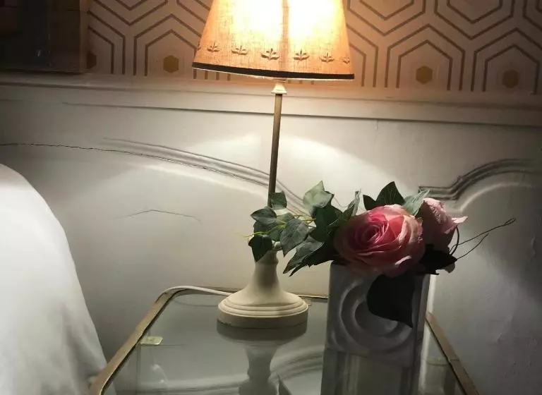 تختخواب و صبحانه Suite La Pérouse