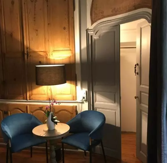 تختخواب و صبحانه Suite La Pérouse