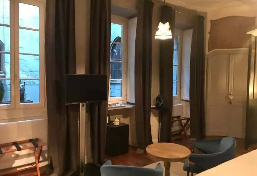 تختخواب و صبحانه Suite La Pérouse