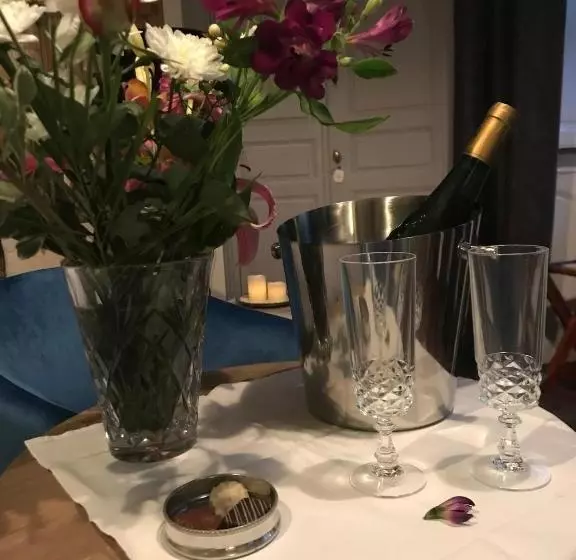 تختخواب و صبحانه Suite La Pérouse