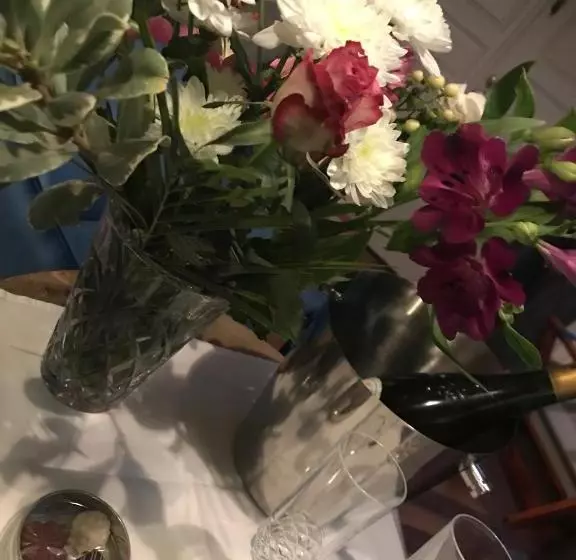 تختخواب و صبحانه Suite La Pérouse