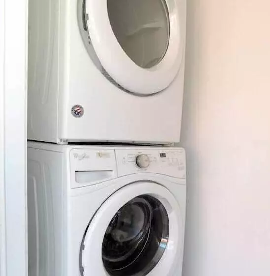 Bright Spacious Family House Near Universal Studios